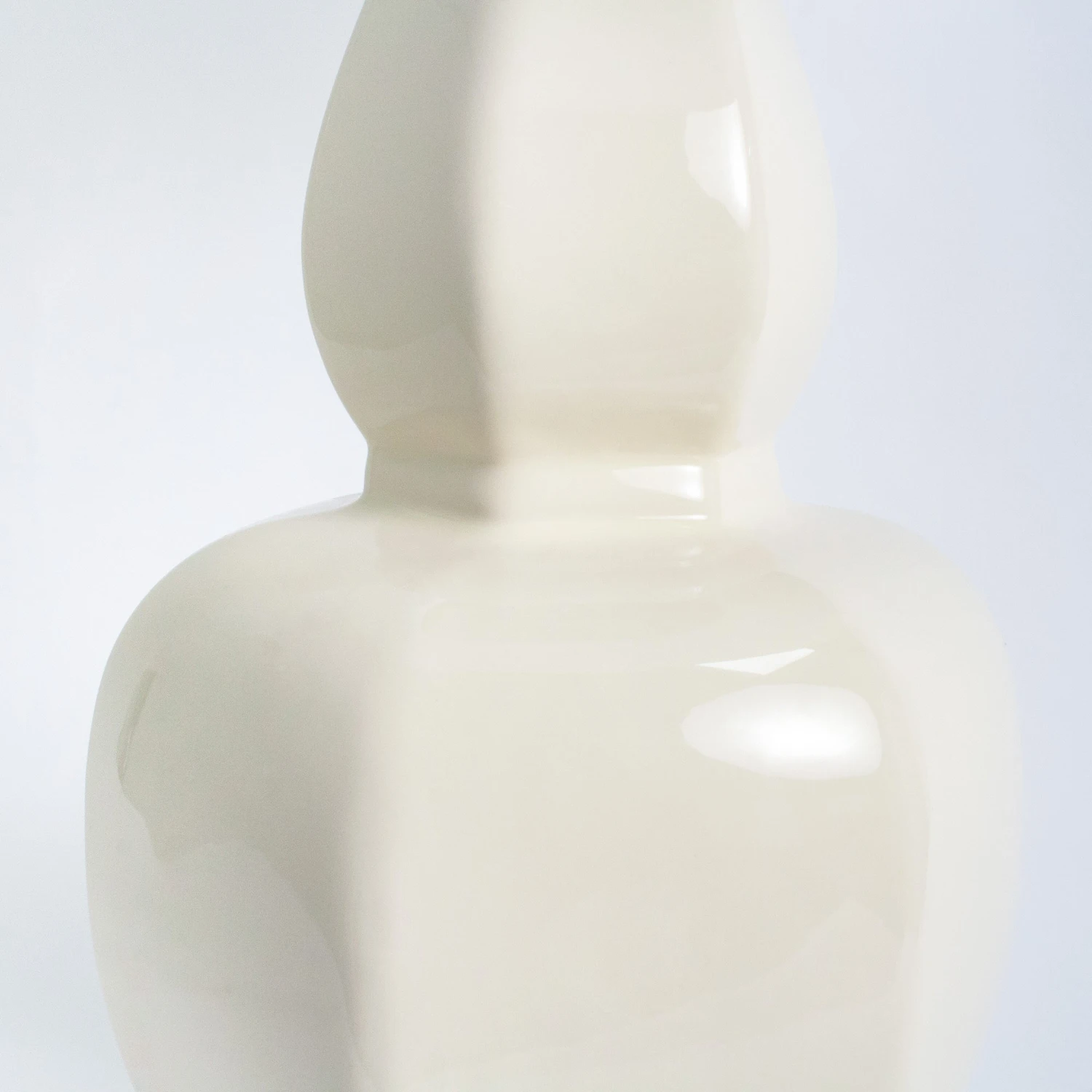 Nova Lamp In Sunlit 4 Nova Lamp In Sunlit - Image 4