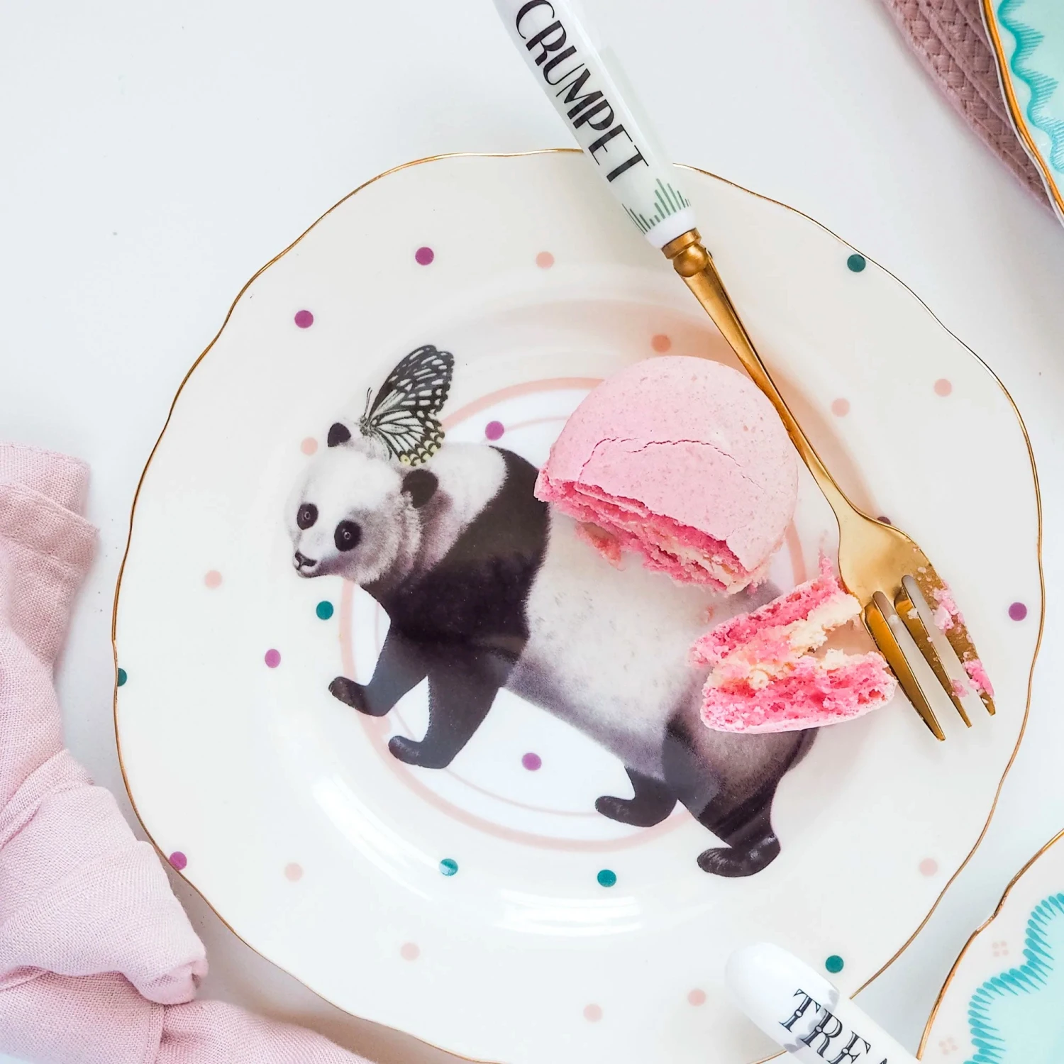 Set Of 4 Pretty Pastel Animal Cake Plates 5 Set Of 4 Pretty Pastel Animal Cake Plates - Image 5